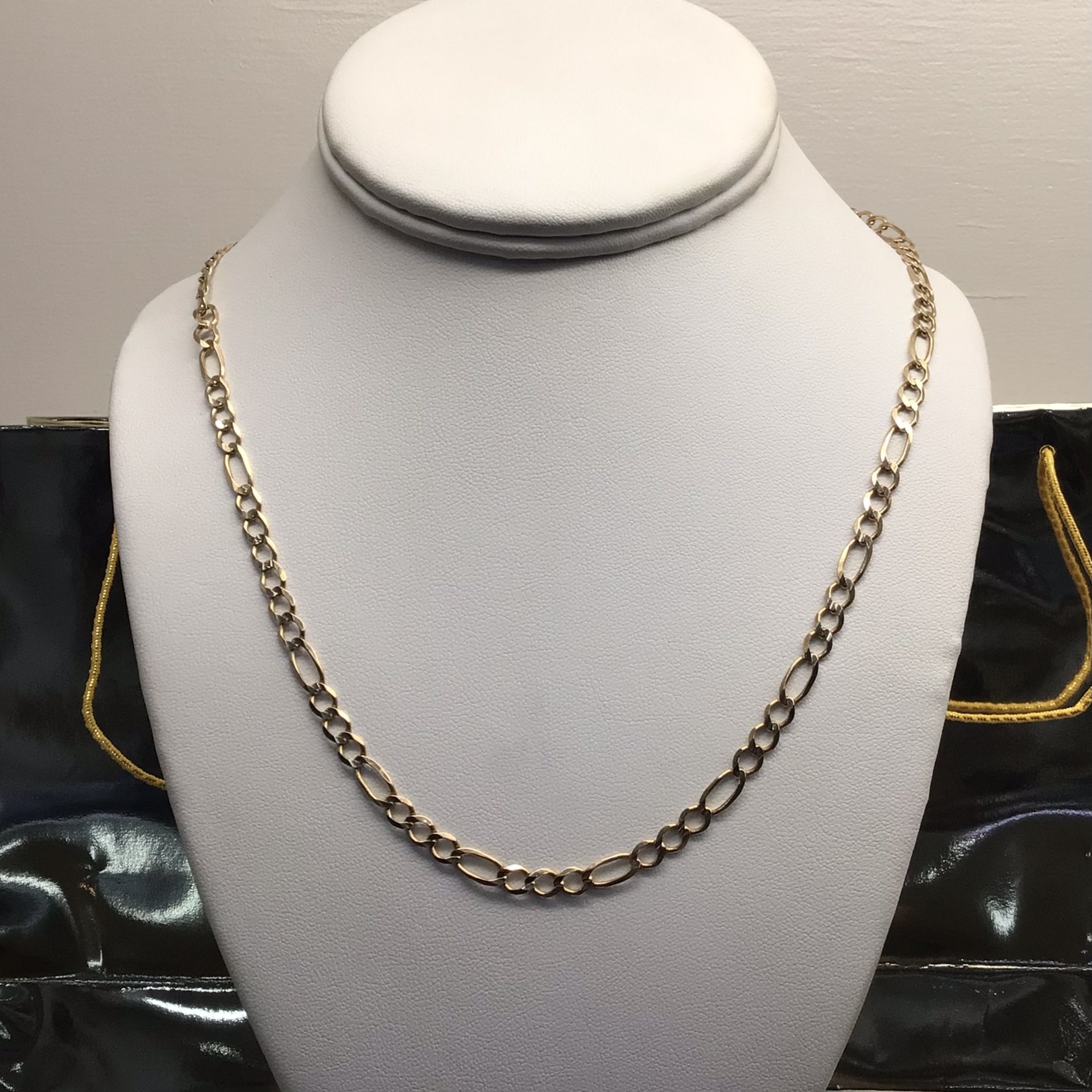 14k Yellow Gold Figaro Chain 22” 12.2 Grams 💵 💳 💵 Cash and Card Accepted