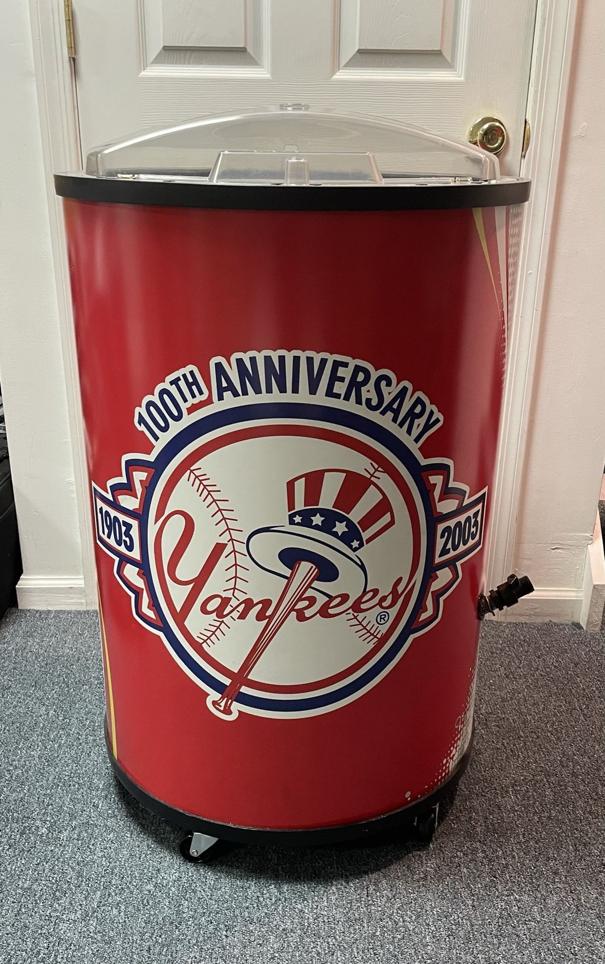 NY Yankee Fans - CocaCola Barrel Cooler w/NY Yankee Logo &Spout .Collectible Rare Find 100 Anniv