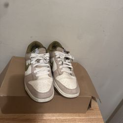 NIKE DUNK LOW | SIZE 9.5 