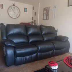 Brand New 2pc Black Leather Furniture With 2 Recliner On Each Sofa