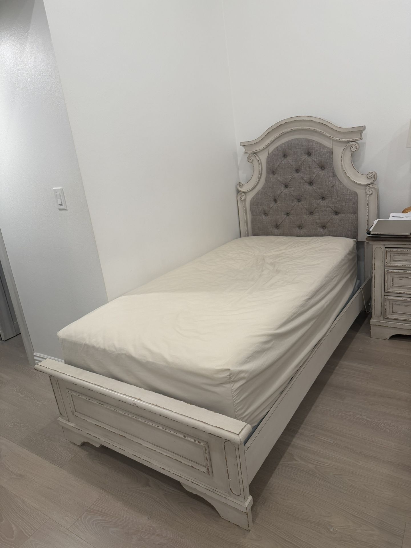 Twin Size Bed For Sale