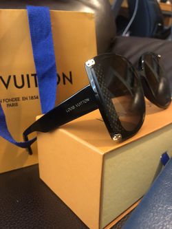 Louis Vuitton in the mood for love sunglasses for Sale in Lodi, NJ
