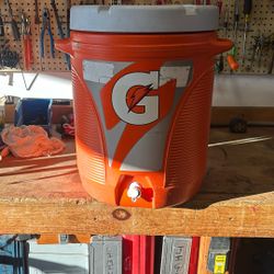 Gatorade Water Cooler With Spout
