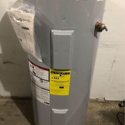 Refurbished 40 gal Gas Water Heater (includes installation)