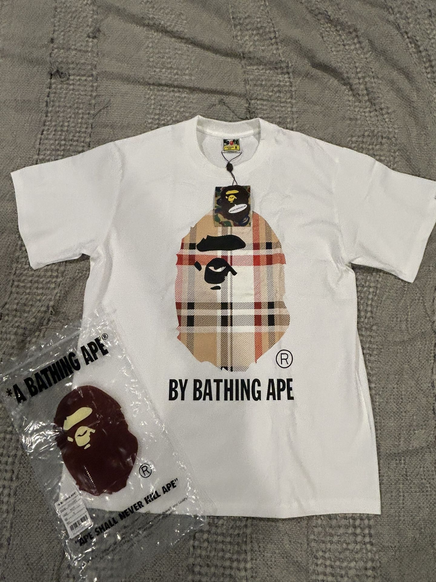 Bape Burberry Style T Shirt Men’s Size Medium 60$