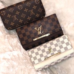 *RARE* Supreme X Louis Vuitton Epi Leather Card Holder Wallet for Sale in  Santa Monica, CA - OfferUp