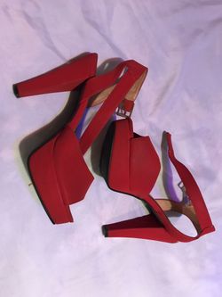 Heels Red Size 9