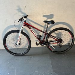 BICYCLE TREK 24 SPEED SIZE 29 BRAND NEW 
