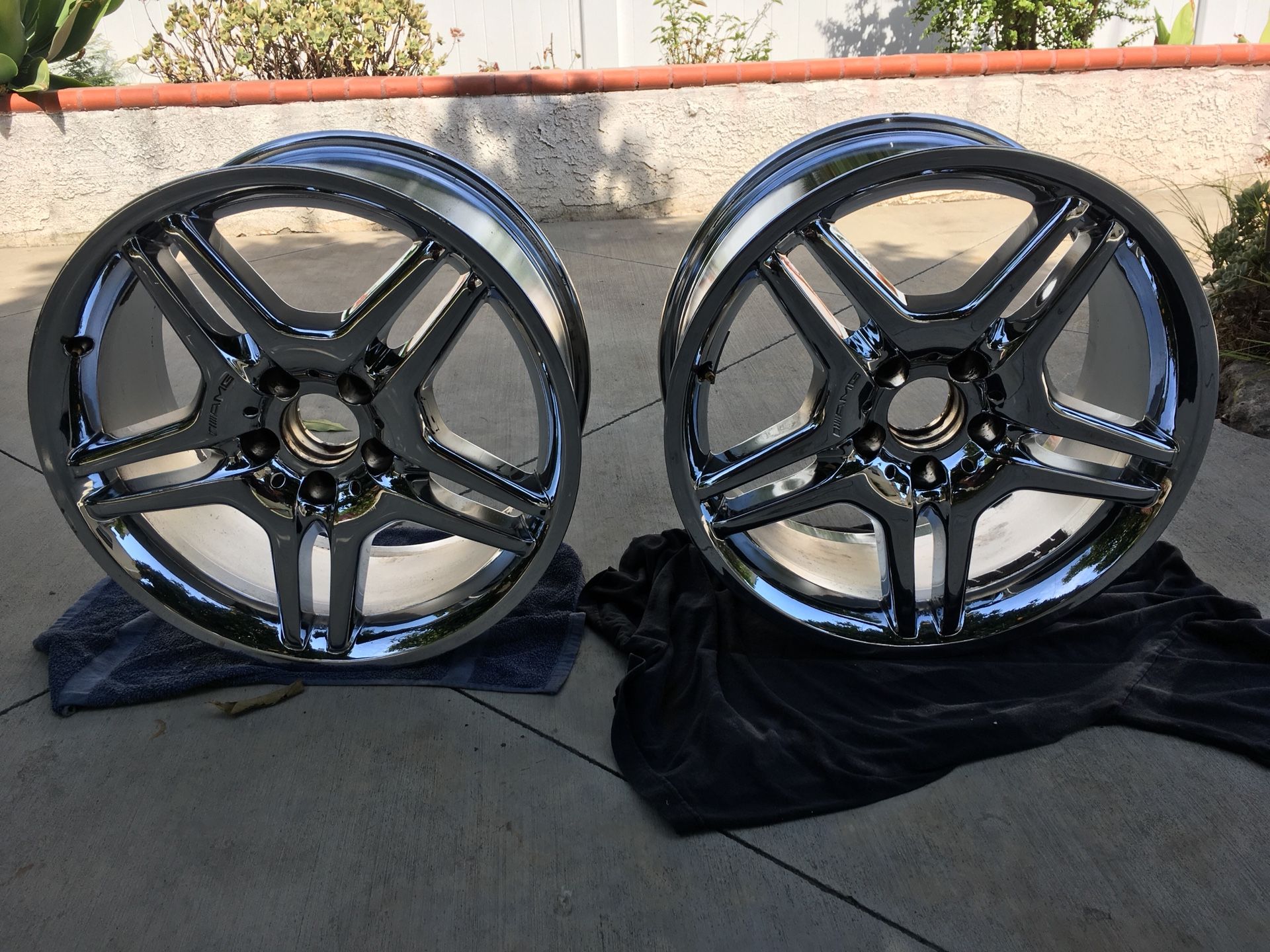 (2) Mercedes Original AMG 18inch double spoke chrome wheels