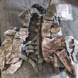 Tactical Hydration 12 Pocket Vest