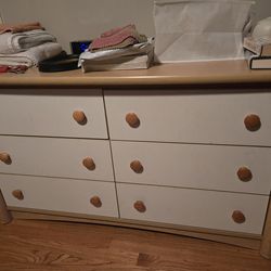 Dresser good condition
