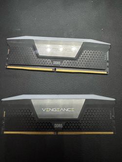CORSAIR - VENGEANCE RGB 32GB (2x16GB) DDR5 6000MHz C36 UDIMM Desktop Memory - Black