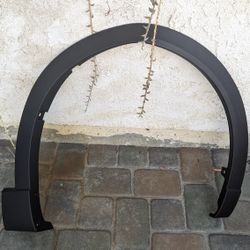 Brand New CX-5 2018 Passenger Rear Wheel Molding