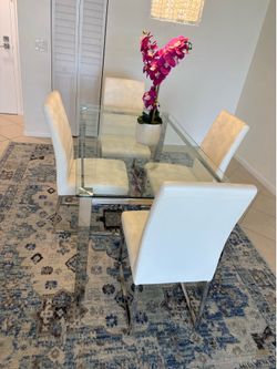 Glass table 4 white chairs