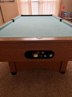 Pool Table (like New)