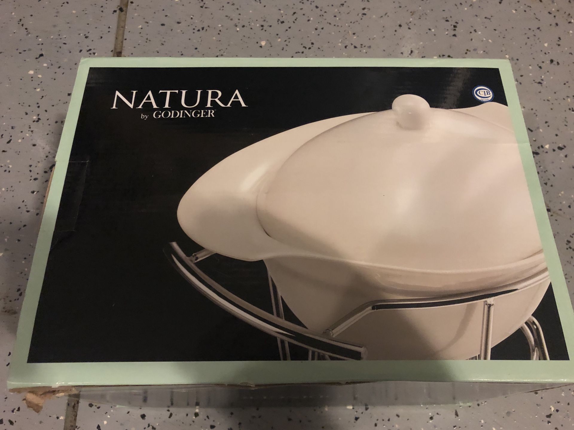 Natura Godinger Serve Ware- Covered Baker with Serve Tack and Tea Light Candle