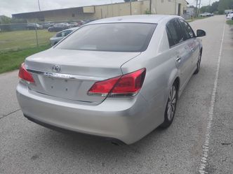 2011 Toyota avalon