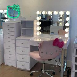 Hello Kitty Slaystation Duet Vanity Desk,$10 Down Payment Financing and delivery Available 