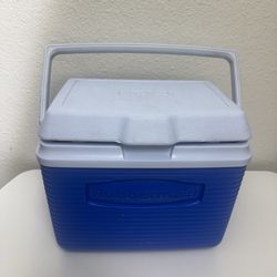 Rubbermaid 10qts cooler