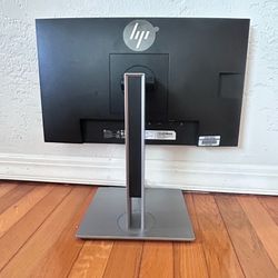2 HP monitors