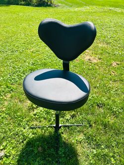 Black Heart-Back Swivel Chair
