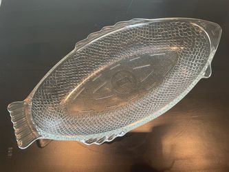 Tray or vintage dish from the Glasbake brand, specifically model number 4141, made in the United States. This piece corresponds to an iconic oven dish