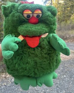 Gloorbs Furbles Yangjee Vintage 1986 Green Monster Hand Puppet GLOW IN DARK EYES