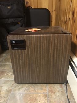Ge Wood Finish Mini Fridge Freezer For Sale In Newton Ma Offerup