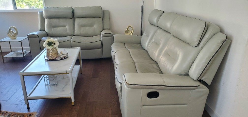 Recliner Sofa Set of 2 Pieces / Leather 3 Seaters and Loveseat / couch
Great quality leather 
High-quality and very comfortable 