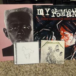 VINYLS n CD'S.    CHECK DESCRIPTION ⬇️