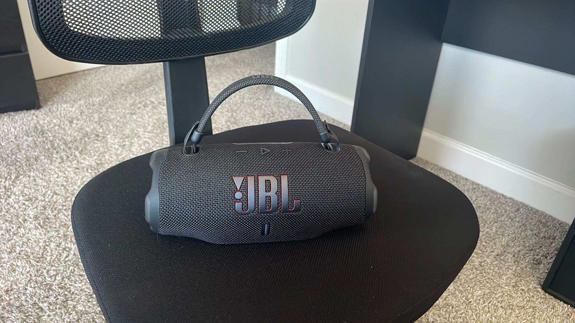 JBL POWERCHARGE 6 SPEAKER