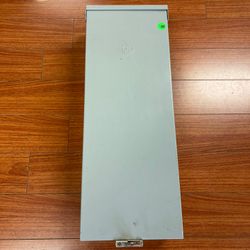 General Electrics Circuit Breaker Panel Box 
