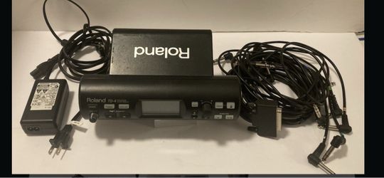 Roland TD 4 Drum Module with cable harness and power cord