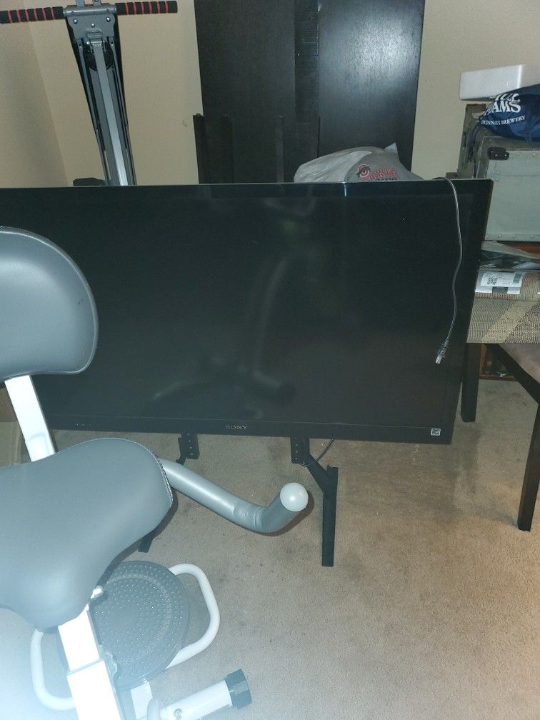 Used Sony Bravia LED 46' TV 