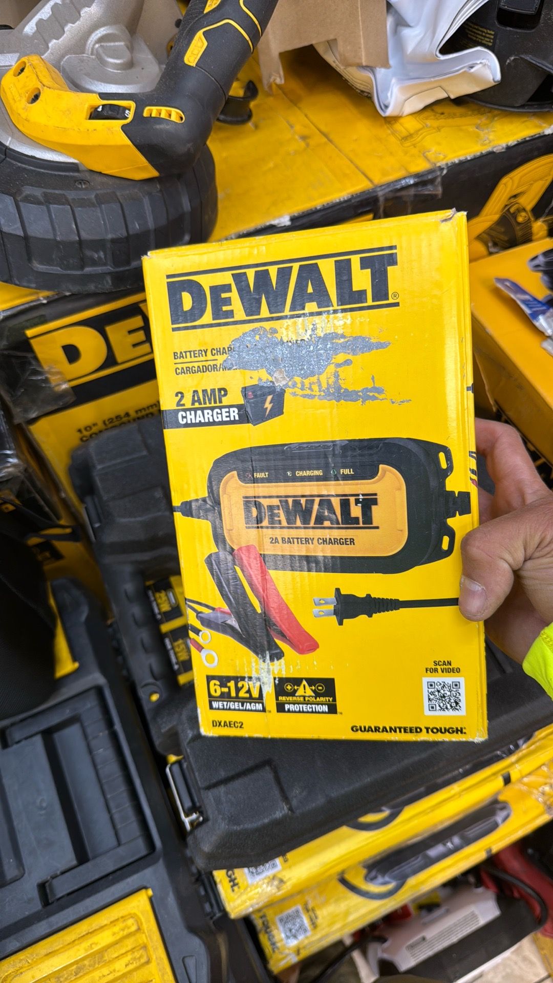 DEWALT Professional 2 Amp Automotive Battery Charger and Maintainer