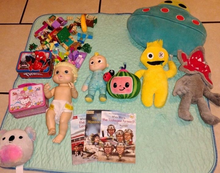 ASSORTED TOYS + PLUSHIES