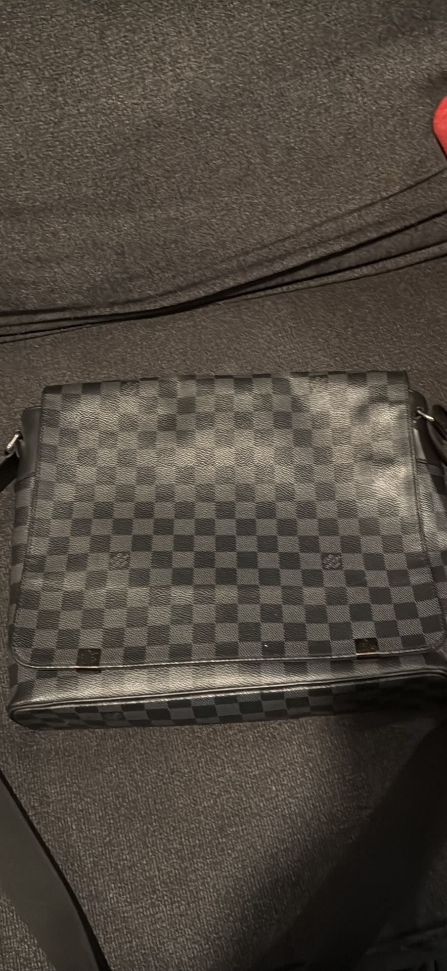 LV messenger