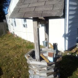 Decorative Yard Wishing Well 