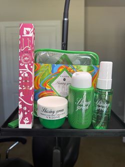 V.V. Love Shining Green Gift Set & Yara Perfume
