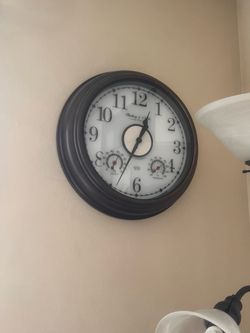 AcuRite clock