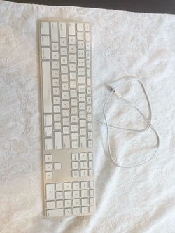 Apple Keyboard with Numeric Keypad