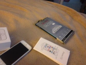 I phone 5S 16 gb brand-new open box