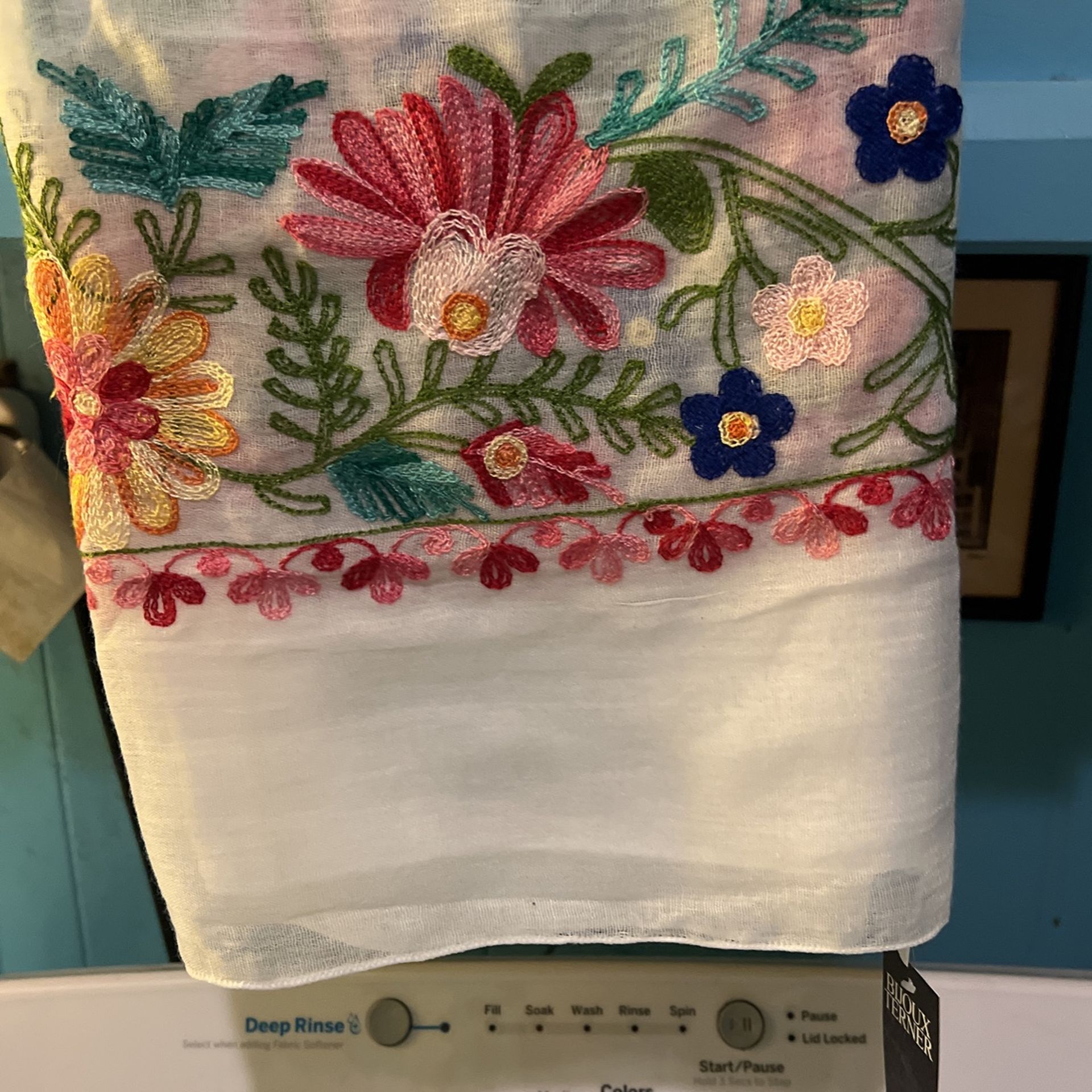 Beautiful Scarf/Shawl New With Tags
