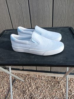 Lugz- womens light/baby blue casual sneakers size 7.5