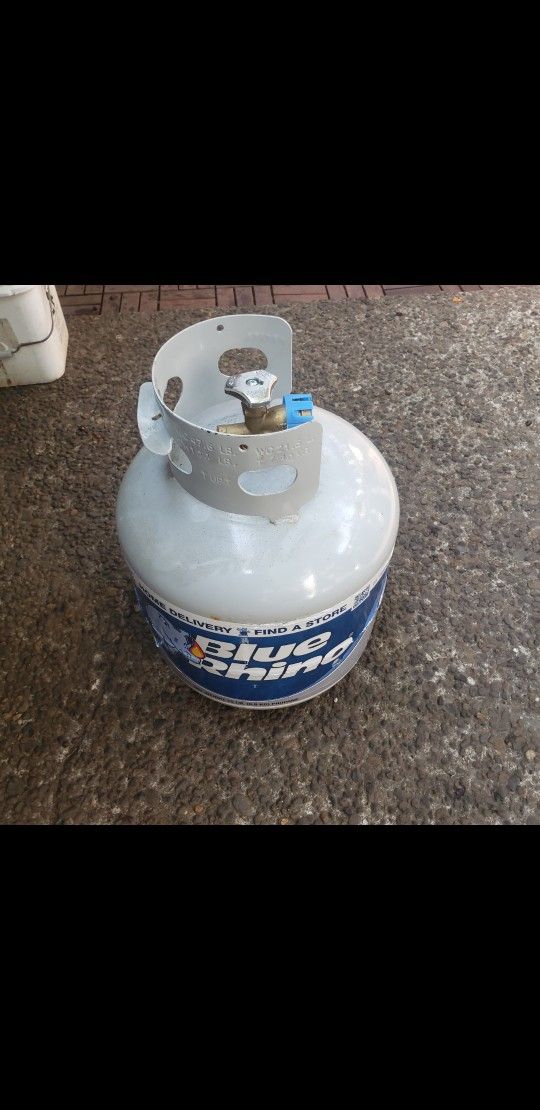 New Blue Rhino Propane Tank Full 