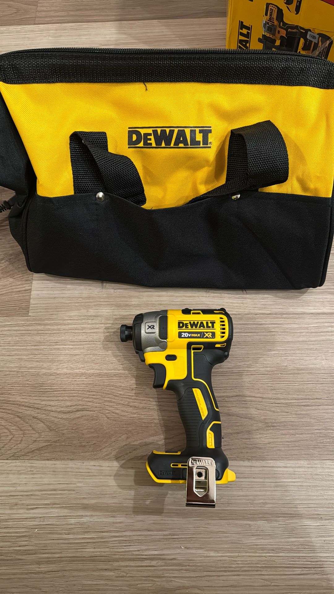DEWALT 20V MAX XR Cordless Brushless 3-Speed 1/4 in. Impact Driver And Bag ( No Battery)
