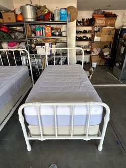 Twin bed with mattress and boxspring