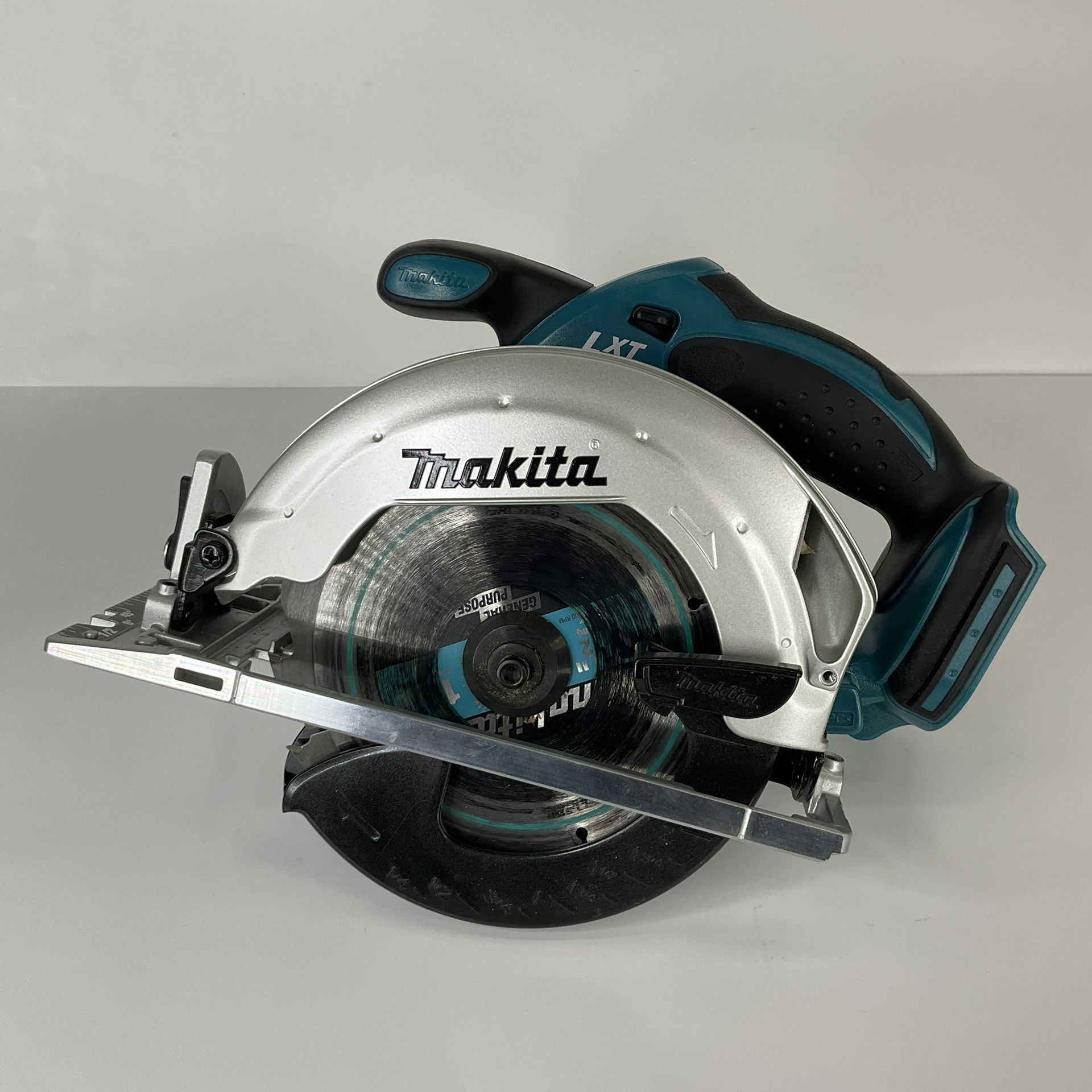 Makita 18V LXT Cordless Circular Saw XSS02 - Tool Only