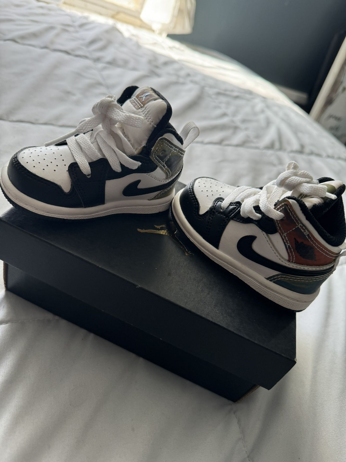 Air Jordan 1 Mid SE TD 'Heat Reactive Color Change' Size 4c