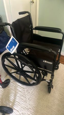 Wheel chair/ with no feet lift